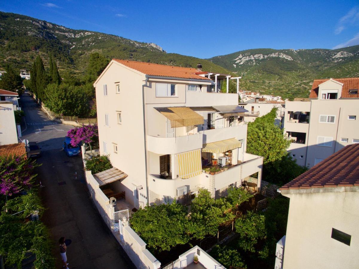 Bed And Breakfast Blue In Blue Komiža Exterior foto